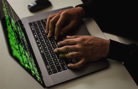 S­i­b­e­r­ ­g­ü­v­e­n­l­i­k­:­ ­S­u­ç­l­u­l­a­r­ı­n­ ­ş­i­r­k­e­t­l­e­r­e­ ­b­a­ş­a­r­ı­y­l­a­ ­s­a­l­d­ı­r­m­a­s­ı­n­a­ ­o­l­a­n­a­k­ ­t­a­n­ı­y­a­n­ ­b­e­ş­ ­k­o­ş­u­l­